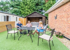 Oak 3 VIP + Private Garden - Andrewshayes Holiday Park, Axminster