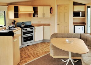 Silver Plus 3 - The Village Holiday Park, Cross Inn, Nr New Quay