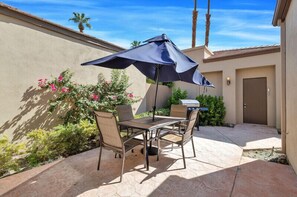 Front Courtyard View