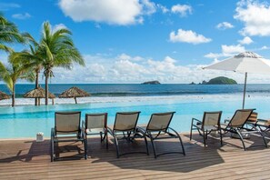 A lovely place to spend a day, gazing at the sea and daydreaming