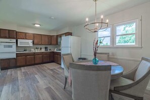 Large kitchen & Dining Table with seating for four!