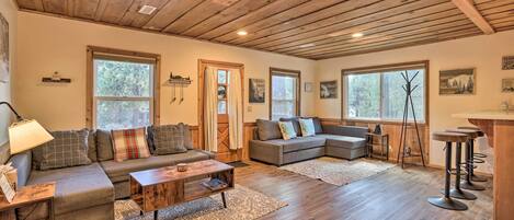 Big Bear Lake Vacation Rental | 2BR | 1BA | Stairs Required | 770 Sq Ft