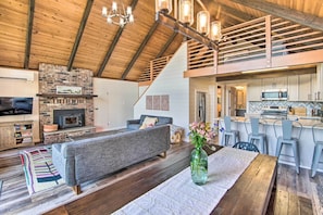 Dining Table | Breakfast Bar | Wood-Burning Stove