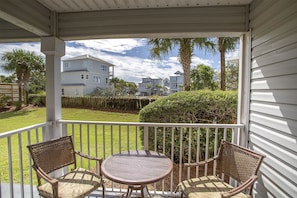 21-Beachside-Villas-1213-Patio