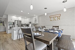 Seating for 6 at dining table and additional 4 at counter.

