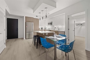Noma Washington 2 Bedroom Kitchen