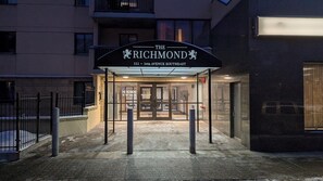 The Richmond, my rental, is a 10 min walk to the Calgary Tower, BMO  & downtown