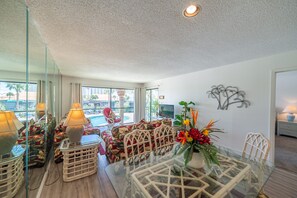 Beautiful Tropical Dining Table seats 6