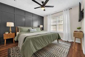 3rd bedroom with king bed, Smart TV, Walk in closet
