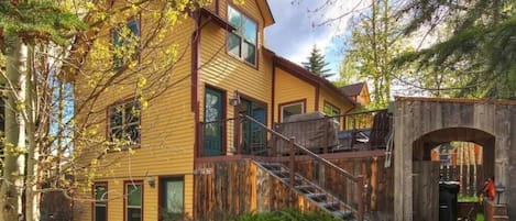 This 3 story home is all above ground, nestled in Aspen trees & just a short 3 block walk to downtown Main St. in Breck. With 2 living rooms, a hot tub on the deck, 5 bedrooms & 3 bathrooms your group will have ultimate comfort while on holiday.