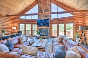 Great Room | Smart TV | Wood-Burning Fireplace