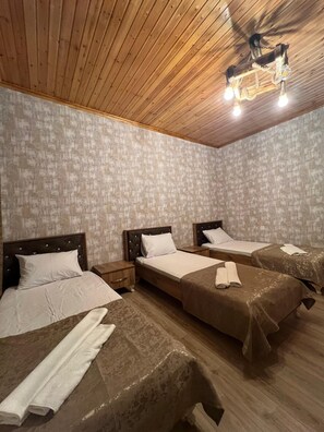 bedroom, single bed