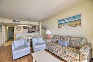 Living Area | Smart TV | Free WiFi | Balcony Access