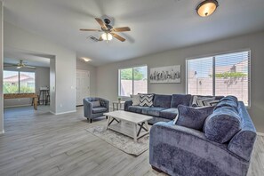 Living Room | Smart TV