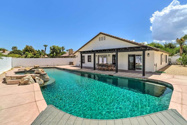 La Quinta Vacation Rental | 4BR | 2BA | 2,008 Sq Ft | 1 Step Required for Access