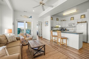 Living Room / Kitchen