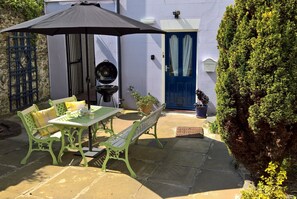 Rear side seating area