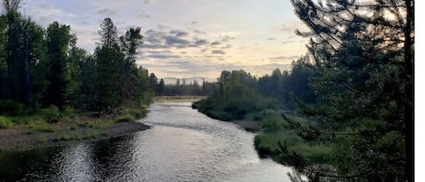 Just minutes from Payette River