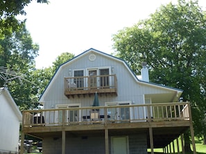 Back deck and balcony view of Patriot's Retreat