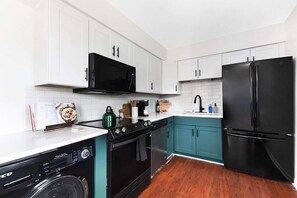 Well-Equipped Kitchen Perfect for Home-Cooked Meals