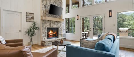 Beautiful living room with plenty of space to spread out.