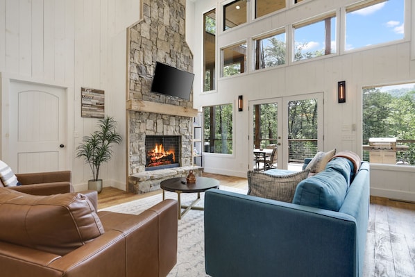 Beautiful living room with plenty of space to spread out.