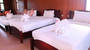 Group rooms with double and single beds