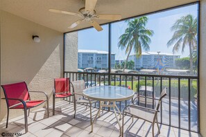 Dine out on the Lanai or just relax and enjoy the breeze