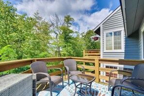 Deck | Mountain Views