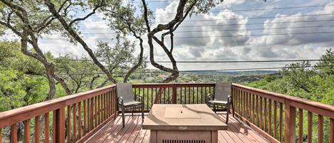 Austin Vacation Rental | 3BR | 2.5BA | 2,900 Sq Ft | 1 Step Required for Access