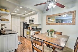 Dining Area | Pet Friendly w/ Fee