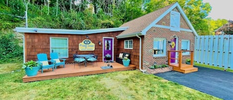 Cozy Cottage Hershey PA Porch