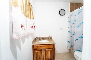 "Room","Indoors","Flooring","Hardwood","Bathroom"
