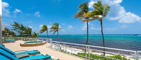 Discover relaxation on the top deck. A front-row seat to the breathtaking blue waters of the Cayman Islands. Unwind, relax, and embrace the many health benefits of serenity, all from this perfect vantage point. #WellnessRetreat