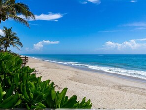 Turtle Trail Beach