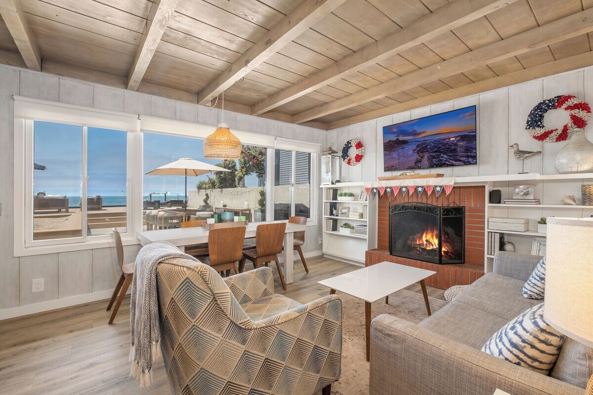 The Sandbox – Vintage Beachfront Bungalow on private beach with air conditioning