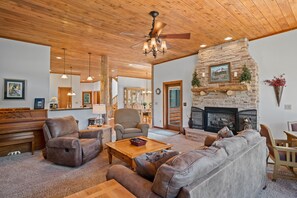 Family room w/gas fireplace and TV