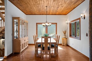 Dining area for 6, add a leaf and seat up to 10