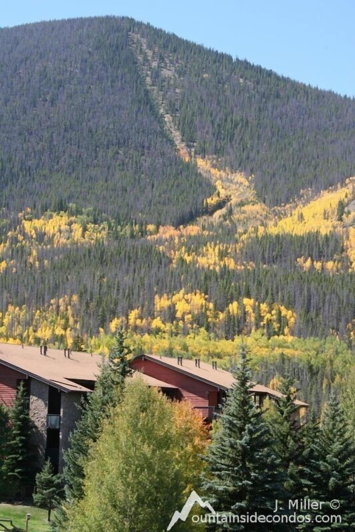 The Vallee Blanche – 1 bedroom + loft in Bills Ranch
