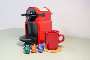Kaffee und/oder Kaffeemaschine