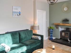 Living room/dining room | Dove Cottage-Number 16, Belford