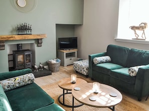 Living room/dining room | Dove Cottage-Number 16, Belford