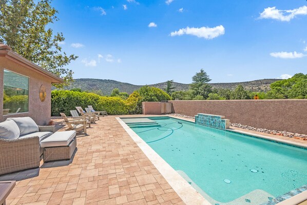 Sparking Blue Private Pool