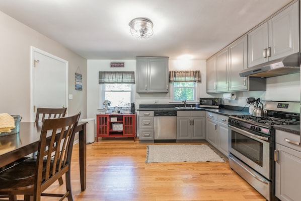 The kitchen & dining area!