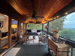 Top Floor Screened In Porch with Day Bed to Read, Enjoy Naps & Mountain Breezes!