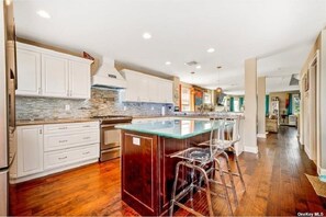 Glorious kitchen!