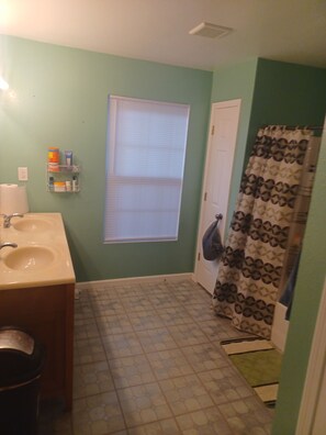 Master bath has separate toilet 