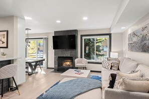 Living Room 4