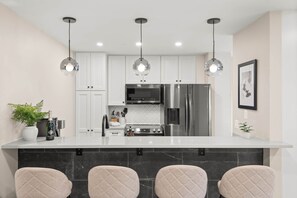 Kitchen Bar