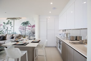 Cuisine moderne et spacieuse